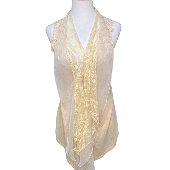 Altar’d State Lace Sleeveless Blouse - Picture 1 of 5